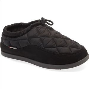 NWT Baffin Cabin Water Resistant Slippers